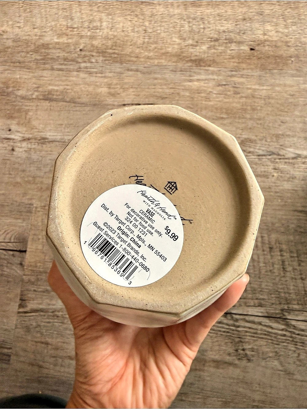 Ceramic Vase in Cream - Picture 3 of 3